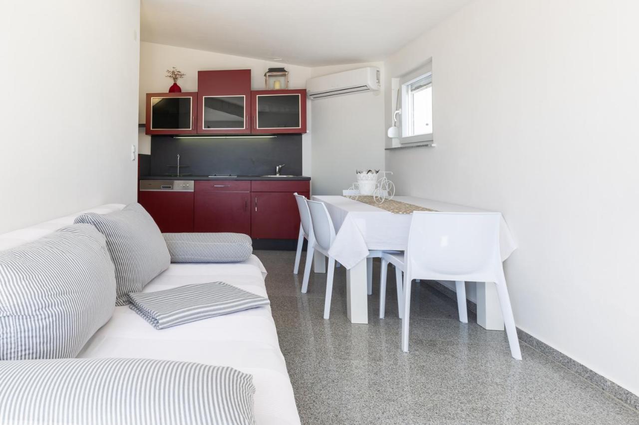 Apartment Lanatea ***sea View*** Rtina
